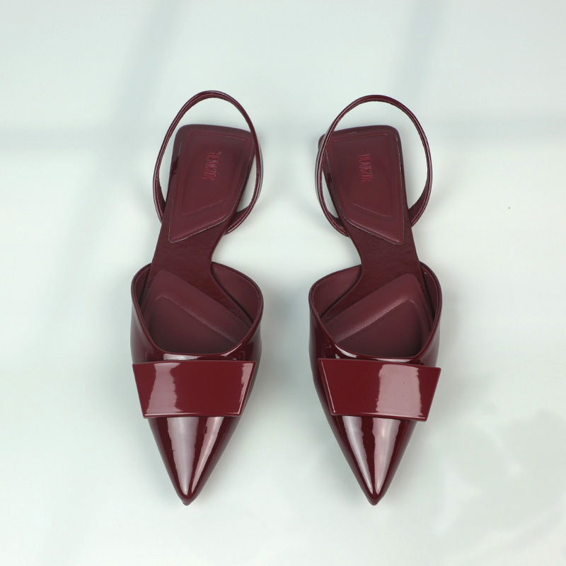 Sandalias planas de charol de  - Leatherwork Designs reseña y precio